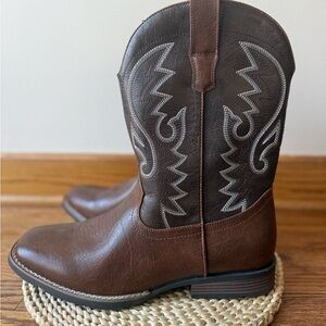IUV Men’s Cowboy Boots Retro Classic Embroidered, Brown, Size 13